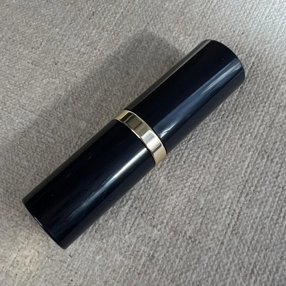 ❤️ Estée Lauder Pure Color Cream Lipstick in Rebellious Rose